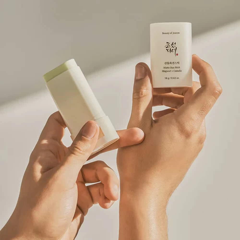 Matte sun stick: Mugwort + Camelia SPF50+ / 18g